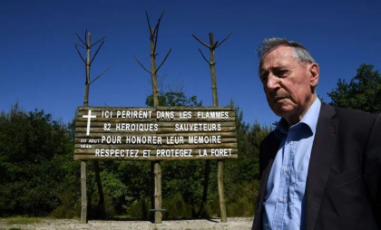 Primarul unui oraș din Franța a demisionat după 53 de ani de mandat pentru a-şi îngriji soția bolnavă
Primarul unui oraș din Franța a demisionat după 53 de ani de mandat pentru a-şi îngriji soția bolnavă