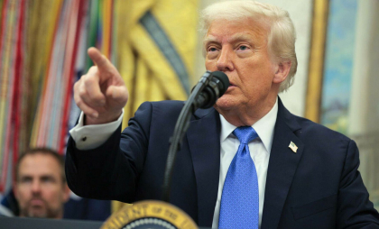 Apple îl sfidează pe Donald Trump. Țara pe care a ales-o în ciuda presiunilor președintelui de a-și muta producția în SUA Apple îl sfidează pe Donald Trump. Țara pe care a ales-o în ciuda presiunilor președintelui de a-și muta producția în SUA