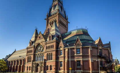 Harvard dă în judecată administrația Trump după ce i-a interzis să aibă studenți din alte țări: „O acțiune distructivă” Harvard dă în judecată administrația Trump după ce i-a interzis să aibă studenți din alte țări: „O acțiune distructivă”