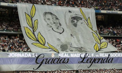 Fotbal: Suporterii lui Real Madrid au adus un omagiu „legendelor” Modric și Ancelotti Fotbal: Suporterii lui Real Madrid au adus un omagiu „legendelor” Modric și Ancelotti