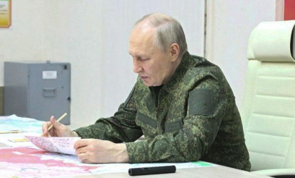 Elicopterul lui Putin ar fi fost prins într-un atac cu drone ucrainene în timpul vizitei sale la Kursk, potrivit unui comandant rus