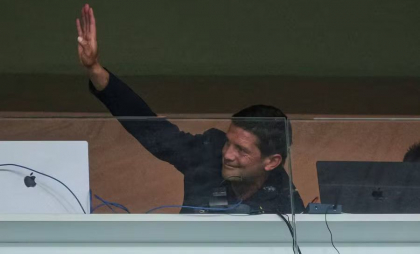 Cristi Chivu, eroul Parmei! Românul, aclamat în Italia după ce și-a salvat echipa de la retrogradare - VIDEO
Cristi Chivu, eroul Parmei! Românul, aclamat în Italia după ce și-a salvat echipa de la retrogradare - VIDEO