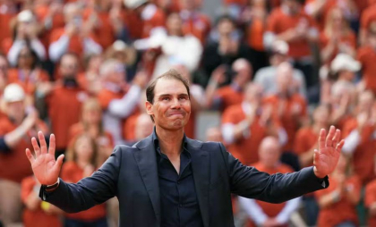 Rafael Nadal, în lacrimi! Roland Garros se înclină în fața celui mai mare campion - VIDEO Rafael Nadal, în lacrimi! Roland Garros se înclină în fața celui mai mare campion - VIDEO