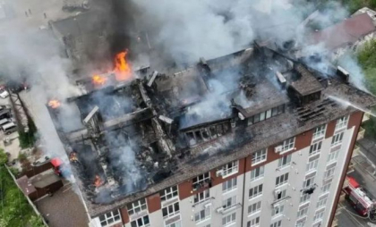 Peste 1,2 milioane de lei vor fi alocați pentru construcția unui acoperiș provizoriu blocului de la Durlești, afectat în urma incendiului