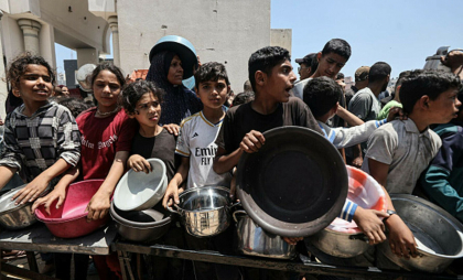 Hamas îndeamnă la proteste globale la acest sfârşit de săptămână pentru a „opri genocidul şi foametea” în Fâşia Gaza Hamas îndeamnă la proteste globale la acest sfârşit de săptămână pentru a „opri genocidul şi foametea” în Fâşia Gaza