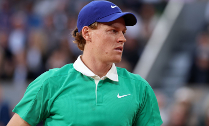 Jannik Sinner, victorie facilă în primul tur la Roland Garros! Urmează un meci special cu Richard Gasquet

