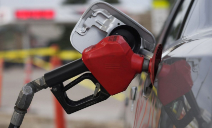 Motorina rămâne la același preț, iar benzina se scumpește. Cât vor achita șoferii pentru carburanți - FOTO Motorina rămâne la același preț, iar benzina se scumpește. Cât vor achita șoferii pentru carburanți - FOTO