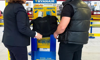 Apeluri către UE să intervină în disputa privind taxele pentru bagajele de mână ale companiilor aeriene low-cost Apeluri către UE să intervină în disputa privind taxele pentru bagajele de mână ale companiilor aeriene low-cost