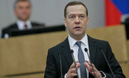 Medvedev îl ameninţă pe Trump cu Al Treilea Război Mondial. Reacție după ce liderul SUA a spus că Putin ”se joacă cu focul” Medvedev îl ameninţă pe Trump cu Al Treilea Război Mondial. Reacție după ce liderul SUA a spus că Putin ”se joacă cu focul”