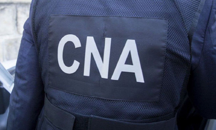 O persoană din cadrul postului vamal Leuşeni -  reținută în urma perchezițiilor, iar în privința altor 5 angajați acțiunile sunt în desfășurare. CNA: „Activitatea postului vamal nu este afectată”
