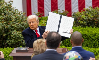 Un tribunal comercial american a decis că Trump și-a depășit atribuțiile impunând taxe vamale. „Ordinele tarifare și cele de represalii depășesc orice autoritate acordată președintelui”, spun judecătorii