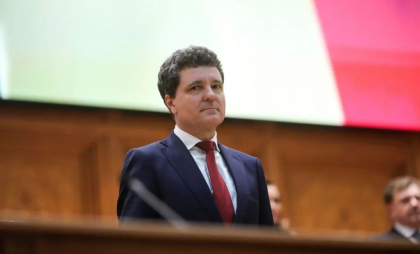 Nicușor Dan spune că vrea să închidă site-urile „care dezinformează” Nicușor Dan spune că vrea să închidă site-urile „care dezinformează”