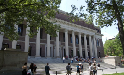 Universități din întreaga lume se întrec în oferte pentru studenții pe care SUA nu îi mai doresc: „Politicile adoptate de guvernul american au fost ca o palmă peste față” Universități din întreaga lume se întrec în oferte pentru studenții pe care SUA nu îi mai doresc: „Politicile adoptate de guvernul american au fost ca o palmă peste față”