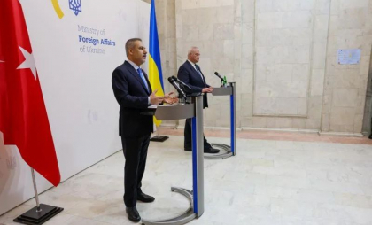 Turcia se oferă să găzduiască o reuniune Putin-Zelenski-Trump
