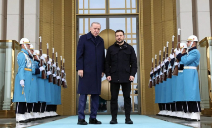 Zelenski i-a spus lui Erdogan că schimbul de prizonieri din urma întâlnirii de la Istanbul a fost singurul rezultat important. Discuţii despre condiţiile în care Ucraina ar fi dispusă să participe la o nouă întâlnire cu rușii Zelenski i-a spus lui Erdogan că schimbul de prizonieri din urma întâlnirii de la Istanbul a fost singurul rezultat important. Discuţii despre condiţiile în care Ucraina ar fi dispusă să participe la o nouă întâlnire cu rușii