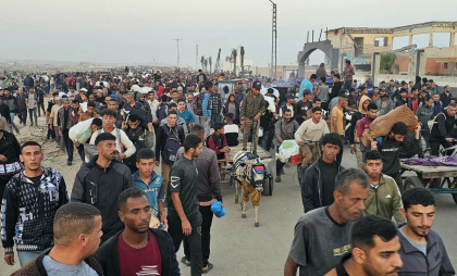 Zeci de palestinieni, uciși în drum spre un centru de ajutoare. Israelul neagă acuzațiile
Zeci de palestinieni, uciși în drum spre un centru de ajutoare. Israelul neagă acuzațiile