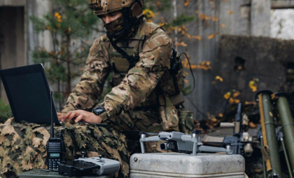 Primele imagini din satelit cu bombardierele rusești distruse de dronele ucrainene
Primele imagini din satelit cu bombardierele rusești distruse de dronele ucrainene