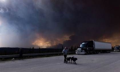 Fumul degajat de incendiile violente din Canada a ajuns în Europa. Ce arată datele Copernicus Fumul degajat de incendiile violente din Canada a ajuns în Europa. Ce arată datele Copernicus