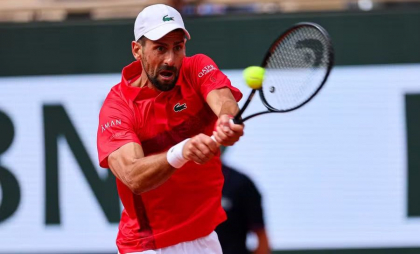 Djokovic, victoria cu numărul 100 și pentru a 16-a oară consecutiv în sferturi la Roland Garros - VIDEO
Djokovic, victoria cu numărul 100 și pentru a 16-a oară consecutiv în sferturi la Roland Garros - VIDEO