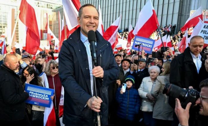 Tensiuni diplomatice între Polonia și Israel la doar două zile după alegerea lui Karol Nawrocki: a fost descris drept „revizionist al Holocaustului”
Tensiuni diplomatice între Polonia și Israel la doar două zile după alegerea lui Karol Nawrocki: a fost descris drept „revizionist al Holocaustului”