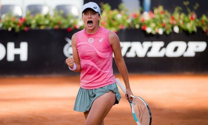 Confruntare între deţinătoarea trofeului, Iga Swiatek, şi liderul WTA, Arina Sabalenka, în semifinalele French Open
Confruntare între deţinătoarea trofeului, Iga Swiatek, şi liderul WTA, Arina Sabalenka, în semifinalele French Open