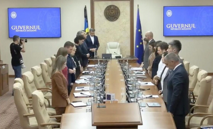 Minut de reculegere la ședința Guvernului în memoria compozitorului Eugen Doga Minut de reculegere la ședința Guvernului în memoria compozitorului Eugen Doga
