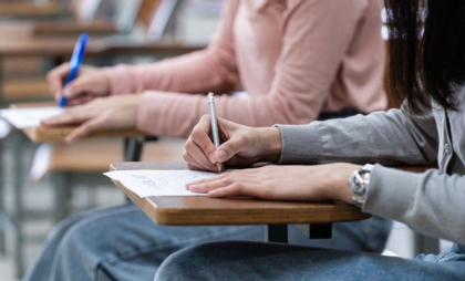 Elevii din clasa a XII-a susțin examenul de bacalaureat la Limba de instruire Elevii din clasa a XII-a susțin examenul de bacalaureat la Limba de instruire