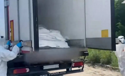 Rușii au adus acum la granița cu Ucraina camioane cu trupurile a 1.200 de soldați ucraineni. La fața locului au fost chemate și televiziunile - VIDEO