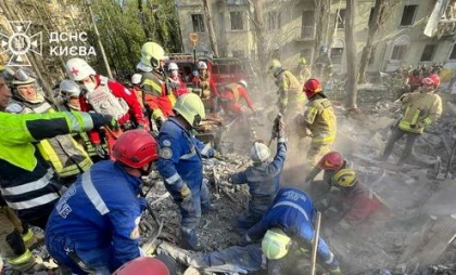 Cel puțin patru morți și peste 60 de răniți în urma bombardamentelor rusești în Harkov - VIDEO
Cel puțin patru morți și peste 60 de răniți în urma bombardamentelor rusești în Harkov - VIDEO