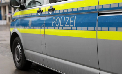 O femeie de 30 de ani a atacat cu cuţitul doi trecători în centrul Munchenului, apoi a fost împuşcată mortal de poliţie O femeie de 30 de ani a atacat cu cuţitul doi trecători în centrul Munchenului, apoi a fost împuşcată mortal de poliţie