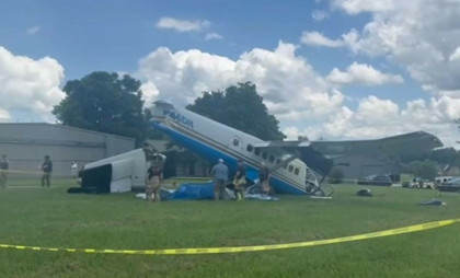 20 de persoane au supraviețuit după ce avionul în care se aflau s-a prăbușit în SUA, la scurt timp după decolare - FOTO/VIDEO