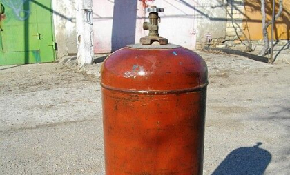 O femeie și un copil - transportați la spital, după ce au suferit arsuri în urma unei explozii de la o butelie de gaz, la Bălți. Cum s-a întâmplat totul