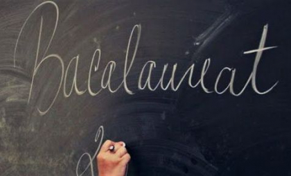 Absolvenții claselor a 12-a susțin astăzi examenul de bacalaureat la limba străină Absolvenții claselor a 12-a susțin astăzi examenul de bacalaureat la limba străină