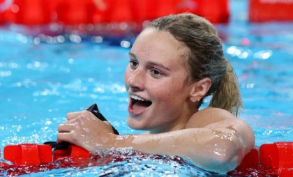 Înot: Summer McIntosh a stabilit un nou record mondial, la 400 m mixt Înot: Summer McIntosh a stabilit un nou record mondial, la 400 m mixt