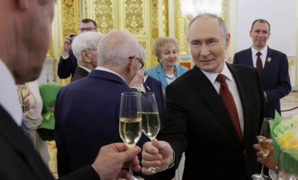 SUA vor participa alături de Cuba și Kârgâzstan la „Eurovisionul” organizat de Vladimir Putin, anunță presa rusă SUA vor participa alături de Cuba și Kârgâzstan la „Eurovisionul” organizat de Vladimir Putin, anunță presa rusă