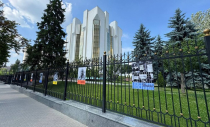 La Președinție a fost inaugurată o expoziție fotografică dedicată Zilei Suveranității: „Marchează începutul drumului nostru spre libertate, demnitate și independență” - FOTO La Președinție a fost inaugurată o expoziție fotografică dedicată Zilei Suveranității: „Marchează începutul drumului nostru spre libertate, demnitate și independență” - FOTO