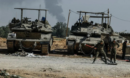 Masacru în Fâșia Gaza, după ce tancuri israeliene au deschis focul asupra unei mulțimi de mii de oameni. Cel puțin 50 de morți și sute de răniți în unul dintre cele mai sângeroase incidente de la începutul războiului
