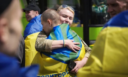Prizonier ucrainean, mutilat cu simbolurile invaziei ruse în timpul unor operații făcute în captivitate. „Dincolo de cinism” - FOTO Prizonier ucrainean, mutilat cu simbolurile invaziei ruse în timpul unor operații făcute în captivitate. „Dincolo de cinism” - FOTO