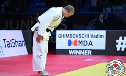 Vadim Ghimbovschi a învins doi medaliați olimpici Vadim Ghimbovschi a învins doi medaliați olimpici