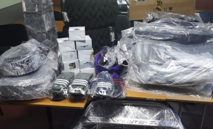 Un tănăr din Edineț, prins la vama cu un lot de mărfuri de 60 de mii de lei. Ce spune poliția de frontieră - FOTO