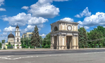 Atenționările autorităților municipale, după ce meteorologii au anunțat cod GALBEN de vânt puternic în toată țara