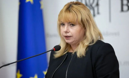 Presa română: Numele cel mai des rostit în mediile politice apropiate Palatului Cotroceni, pentru funcția de premier al României, este cel al Ancăi Dragu, actualul guvernator al BNM Presa română: Numele cel mai des rostit în mediile politice apropiate Palatului Cotroceni, pentru funcția de premier al României, este cel al Ancăi Dragu, actualul guvernator al BNM