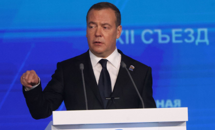Dmitri Medvedev: „Trump, care a venit ca preşedinte pacificator, a început un nou război pentru SUA”