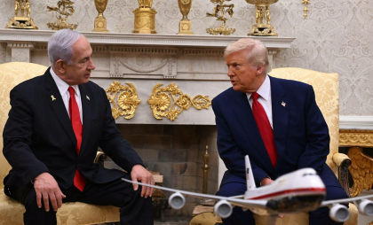 Netanyahu îi mulţumeşte lui Trump: „Decizia îndrăzneaţă de a viza instalaţiile nucleare ale Iranului va schimba istoria”
