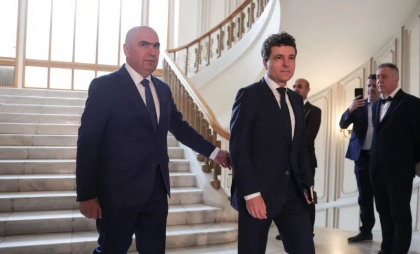 LIVE TEXT. Premierul României, Ilie Bolojan, anunță în scurt timp programul de guvernare. Calendar accelerat pentru învestirea cabinetului și discuții pe ultima sută de metri pentru posturi-cheie