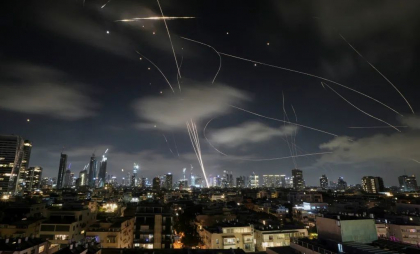 Conflictul SUA – Iran, înghețat peste noapte. Singura mișcare vizibilă a Iranului. Israel a atacat Teheranul, iranienii au ripostat. Ce imagine a postat Khamenei
