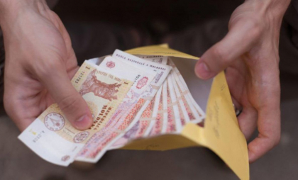 Guvernul extinde categoriile de beneficiari ai ajutorului unic de 5000 de lei. Cui va mai fi oferit acesta
