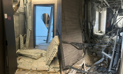 Ambasadorul Republicii Moldova în Israel a vizitat apartamentul afectat de un atac cu rachetă balistică: „Imaginile vorbesc de la sine” - FOTO