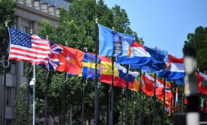 Cât plătesc statele europene la bugetul NATO și de ce SUA cer o contribuție mai mare din partea lor
Cât plătesc statele europene la bugetul NATO și de ce SUA cer o contribuție mai mare din partea lor