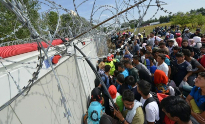 Ungaria a fost condamnată la CEDO pentru expulzări colective de migranţi
Ungaria a fost condamnată la CEDO pentru expulzări colective de migranţi